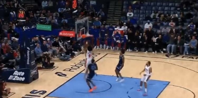 指挥官！康宁汉姆先后连线杜伦和汤普森完成空接暴扣