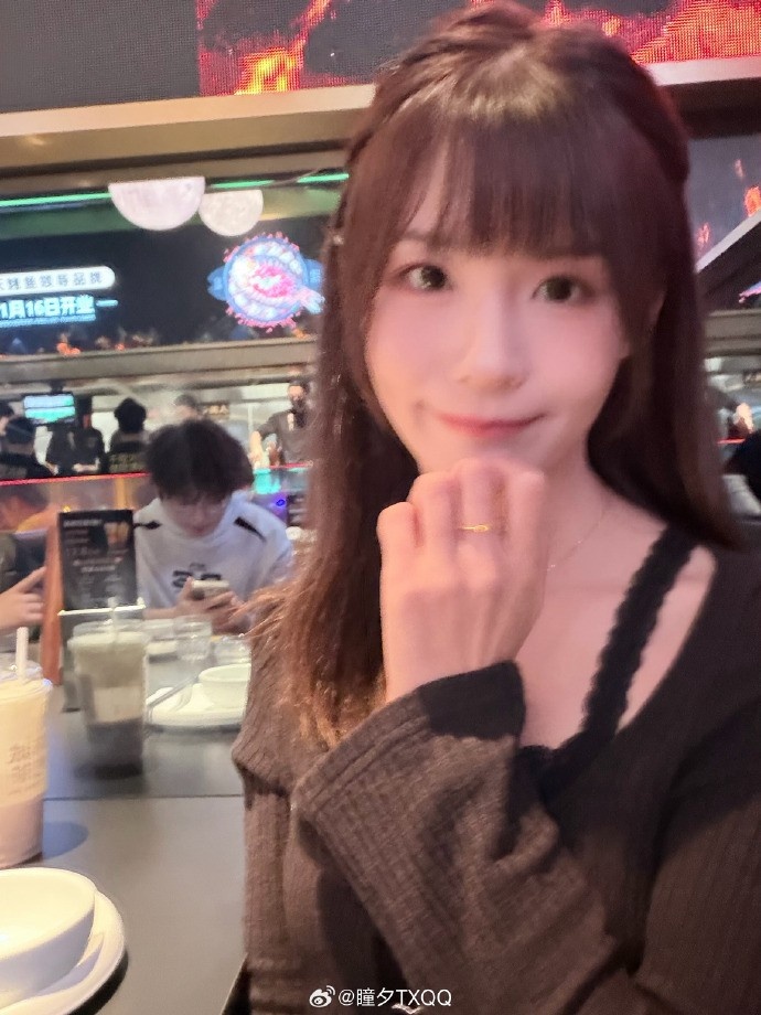 瞳夕分享日常照片：看到🐼熊猫辣