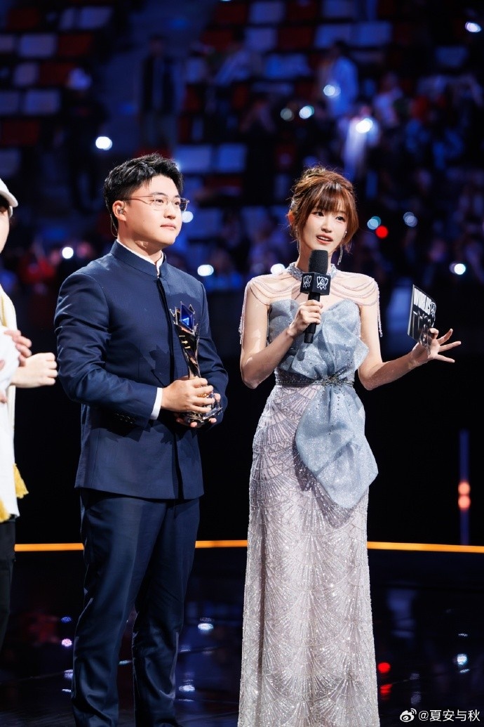 主持人夏安分享S15决赛返图：世间的每个当下皆为圆满