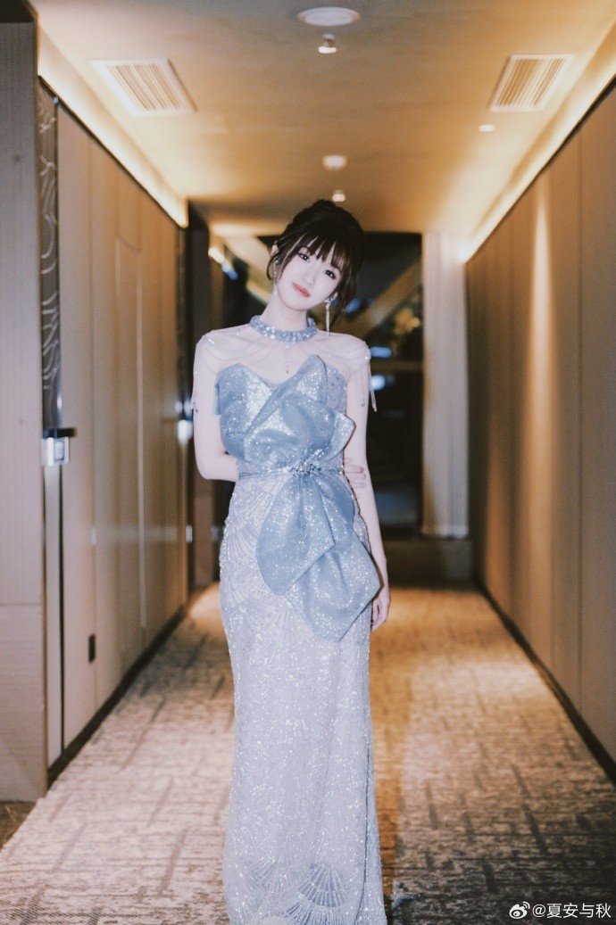 主持人夏安分享S15决赛返图：世间的每个当下皆为圆满