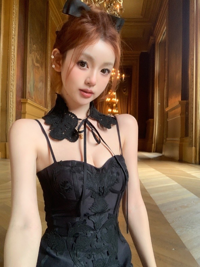 王思聪前女友懒懒晒照:✨-巴黎是一场流动的盛宴🩰