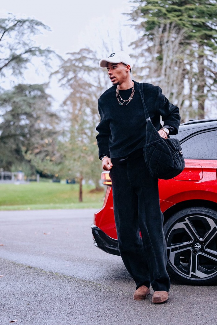 潮男聚会！法国队社媒晒球员报到视频+照片