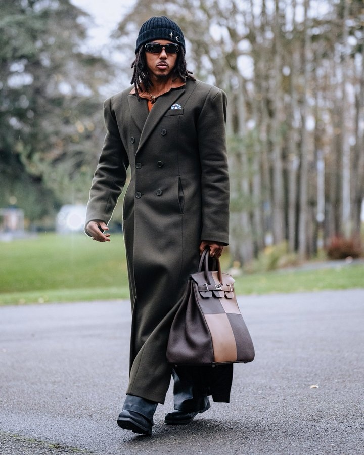 潮男聚会！法国队社媒晒球员报到视频+照片