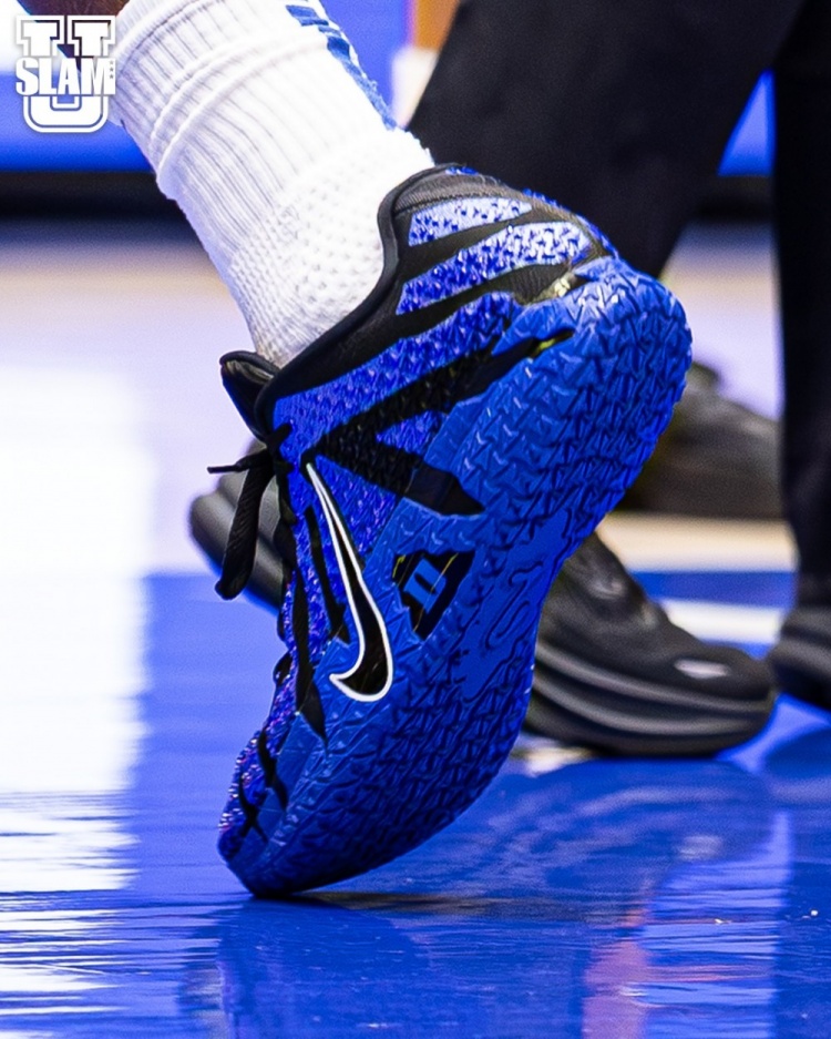 【NCAA】这配色相当吸睛!杜克大学球员上脚球队专属莫兰特Ja 3 PE!(图6) undefined