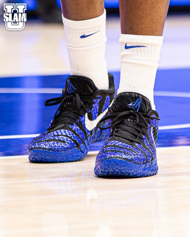 【NCAA】这配色相当吸睛!杜克大学球员上脚球队专属莫兰特Ja 3 PE!(图5) undefined