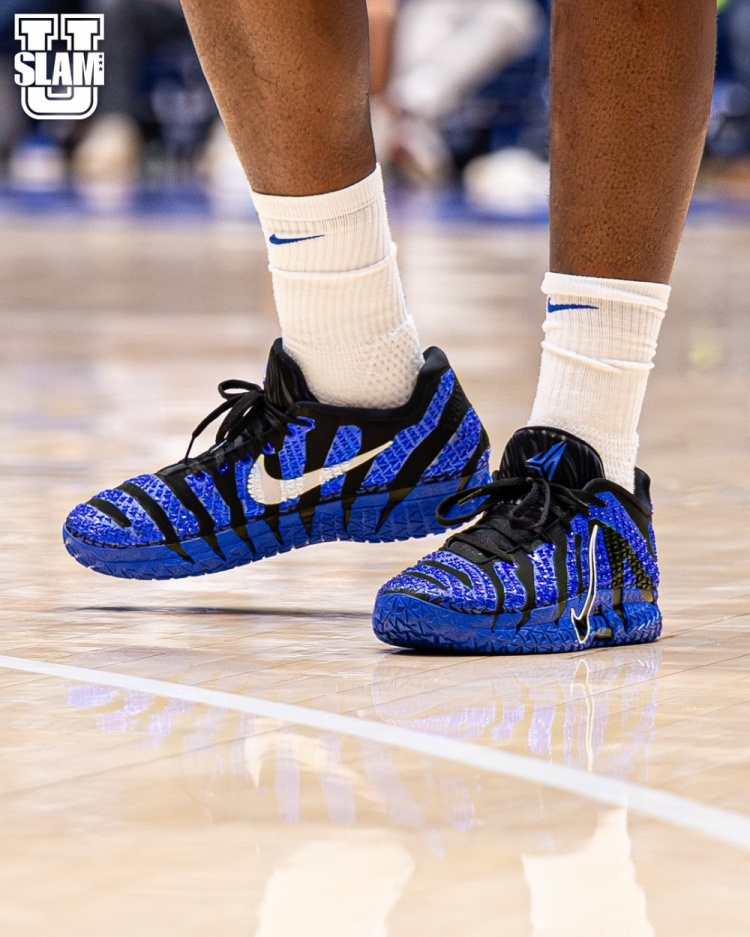 【NCAA】这配色相当吸睛!杜克大学球员上脚球队专属莫兰特Ja 3 PE!(图11) undefined