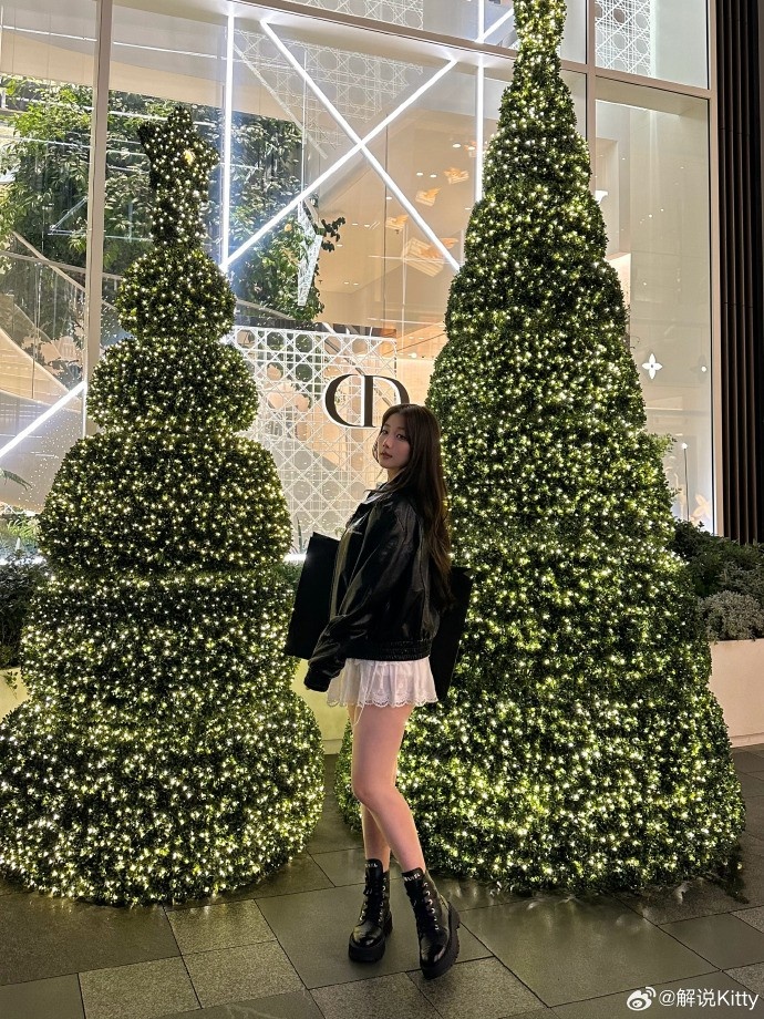 英文流解说Kitty晒照:迷路小猫 /ᐠ ˵> ⩊