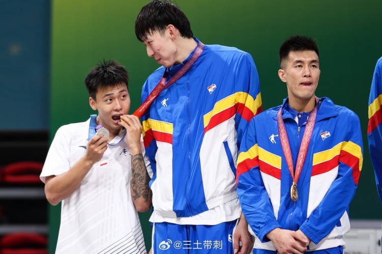 图片均来自@三土带刺