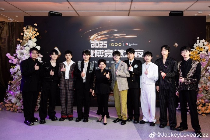 JackeyLove竞燃之夜返图：收获满满的一天 见到很多前辈和好朋友