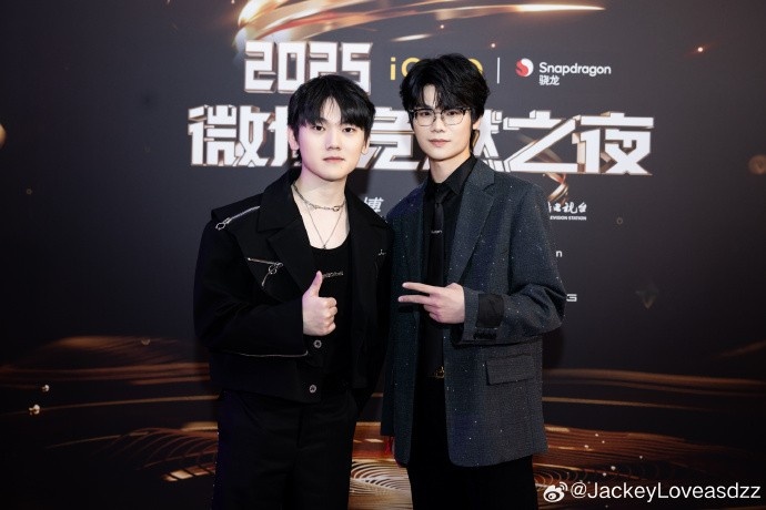 JackeyLove竞燃之夜返图：收获满满的一天 见到很多前辈和好朋友