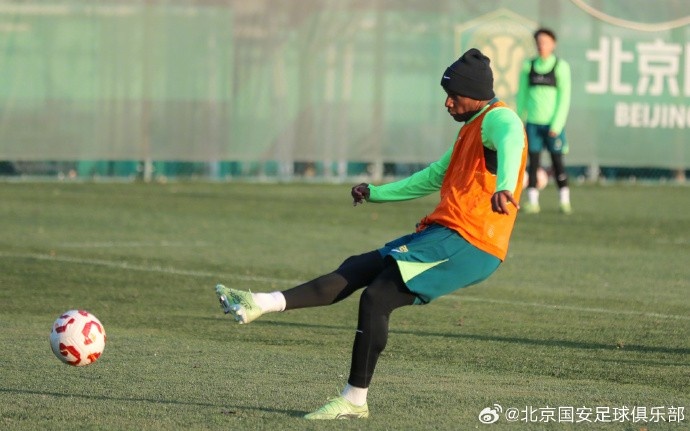 【球迷报道】这两天气温下降相当明显 大家在认真工作的同时,也要做好保暖哦(图5) undefined