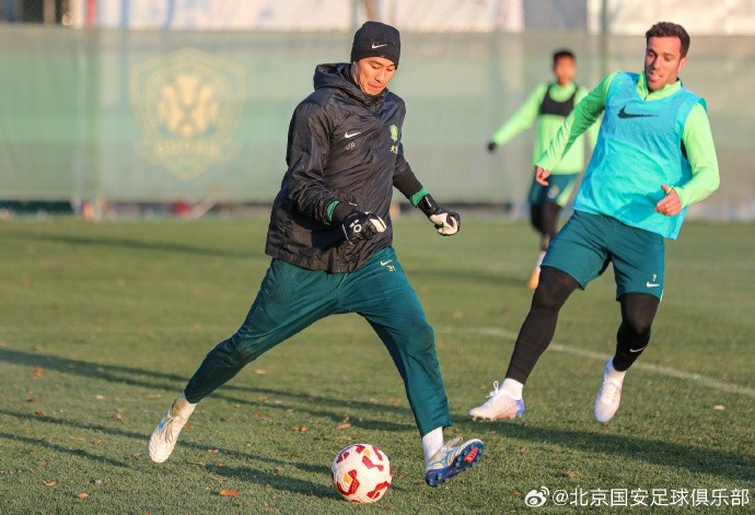 【球迷报道】这两天气温下降相当明显 大家在认真工作的同时,也要做好保暖哦(图6) undefined