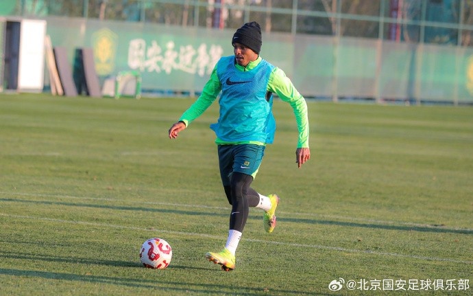 【球迷报道】这两天气温下降相当明显 大家在认真工作的同时,也要做好保暖哦(图4) undefined