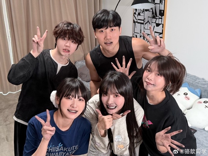 骆歆晒照：第一期网络热门游戏鉴定已发 刘神家整洁度超乎想象！