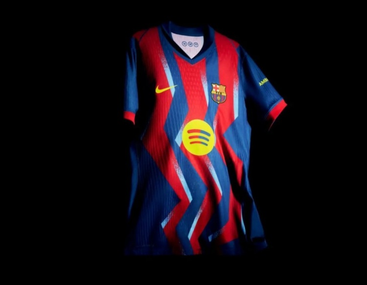 [你怎么看？]巴萨推出新的第四球衣，致敬2005年国家德比之战(图2)