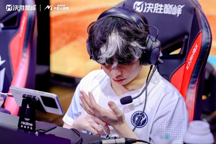 IG发布决胜巅峰选手赛后返图：感谢大家的支持，我们巅峰再会！