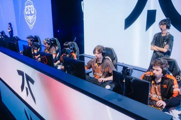 【万博电竞】FNC CEO:LOL西方赛区应引进部分东方顶尖人才