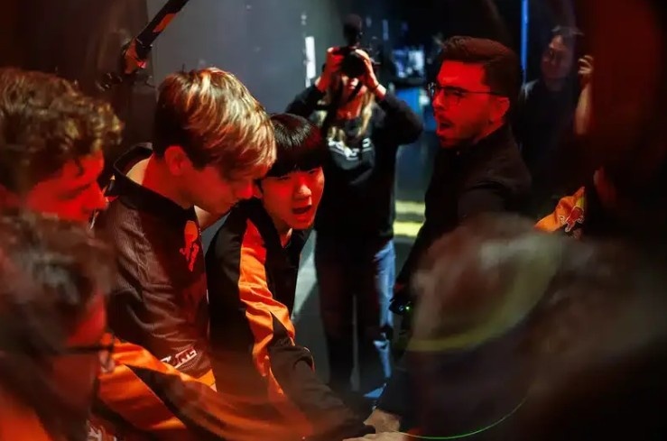 【万博电竞】FNC CEO:LOL西方赛区应引进部分东方顶尖人才