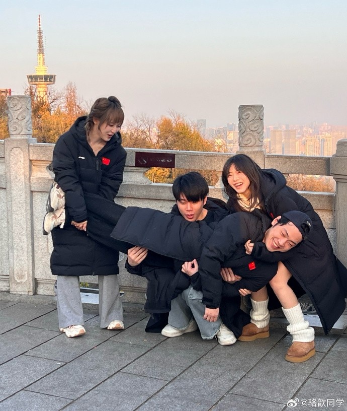 【QY球友会】主持骆歆晒旅游照:好久没有户外了 这次是超级无敌特种兵行程