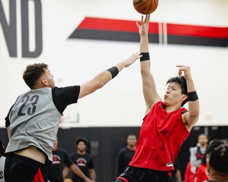 【开拓者】开拓者媒体人:克林根防守时比杨瀚森更能干扰对手 这点杨需提高(图1) 【开拓者】开拓者媒体人:克林根防守时比杨瀚森更能干扰对手 这点杨需提高(图1)