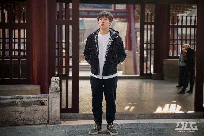 【QY球友会】BLG晒与山西大联动活动返图:双眼皮+减肥Bin有点小帅