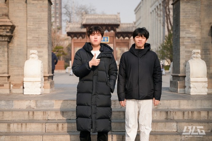 【QY球友会】BLG晒与山西大联动活动返图:双眼皮+减肥Bin有点小帅