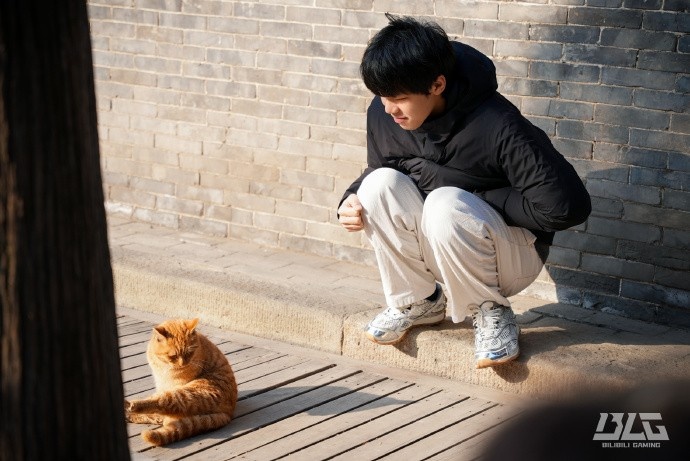 【QY球友会】BLG晒与山西大联动活动返图:双眼皮+减肥Bin有点小帅