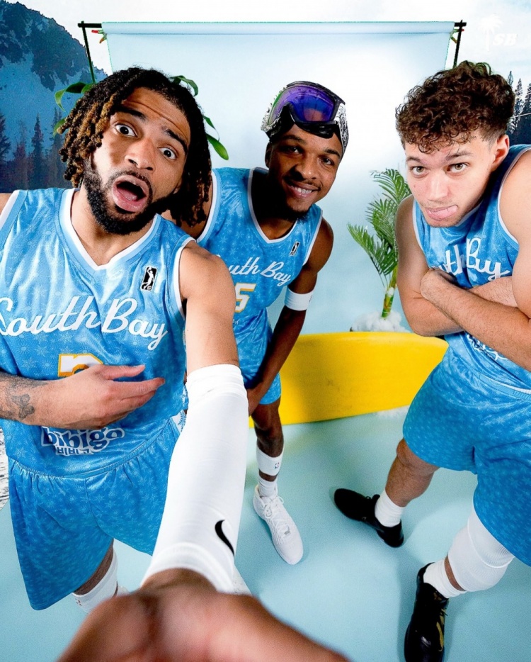 【体坛热点】这球衣颜值高⚽!南湾湖人推出雪季加州❗主题球衣!(图3) undefined