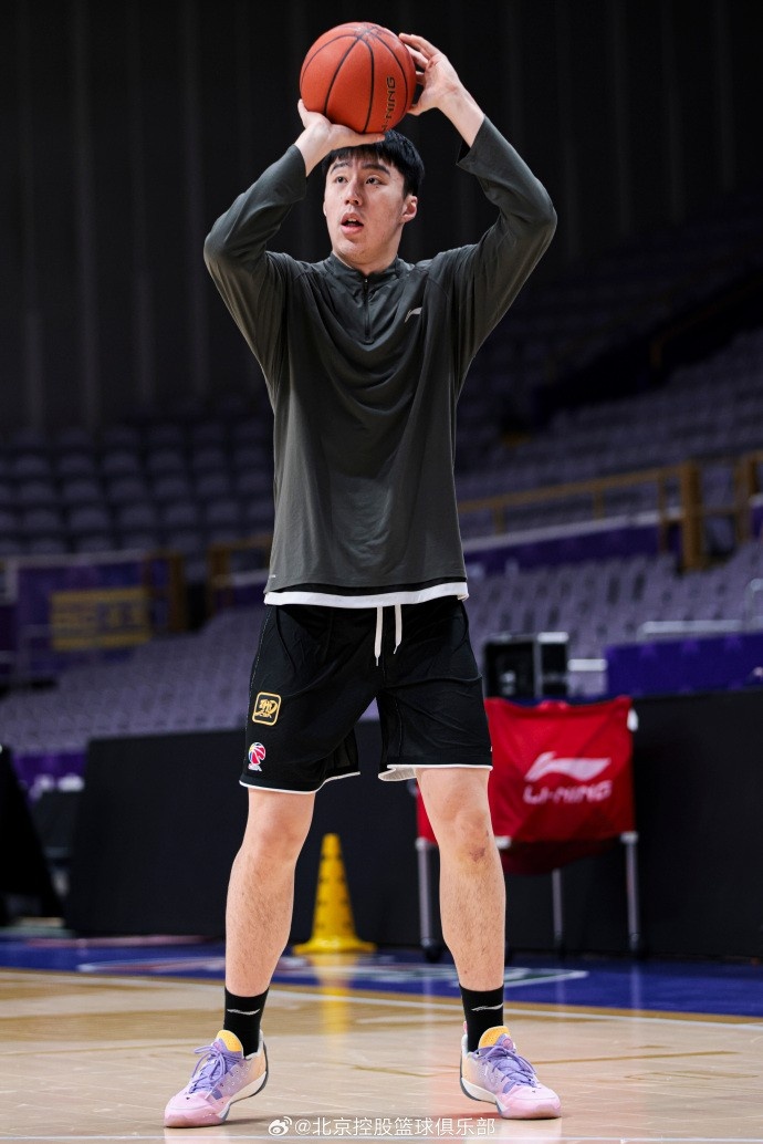 【体育报道】揭幕战早场训练踩场图来了!大战在即 北控男篮全力以赴(图9) undefined