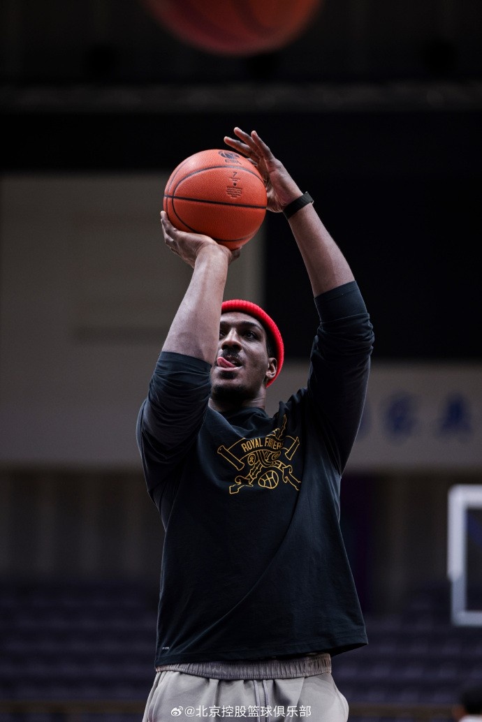 【体育报道】揭幕战早场训练踩场图来了!大战在即 北控男篮全力以赴(图11) undefined