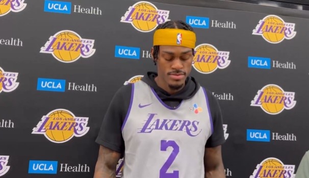 教练组会直接告知自己被移出轮换？范德彪：我想...大概偶尔会