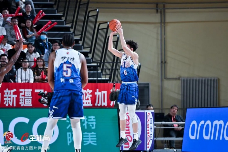 【中国篮球】新疆❗伊力特❕❕五人上双战胜福建 迎来新赛季开门红(图4) 【中国篮球】新疆❗伊力特❕❕五人上双战胜福建 迎来新赛季开门红(图4)