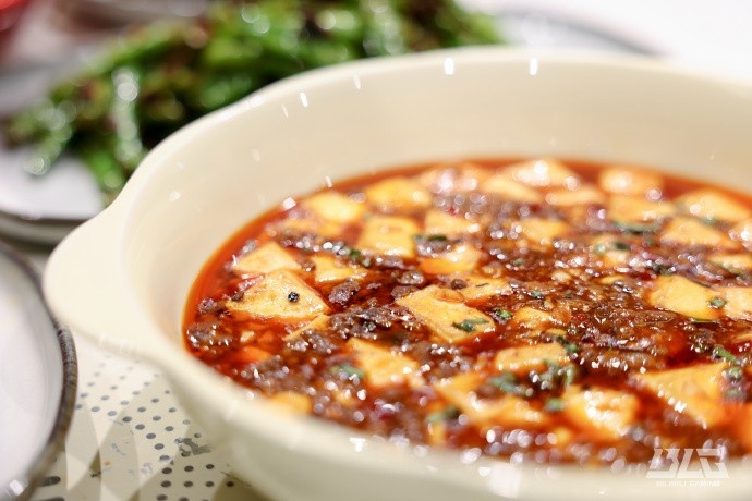 BLG深夜分享美食:今日份夜宵已就位,大厨努力学习新菜系中