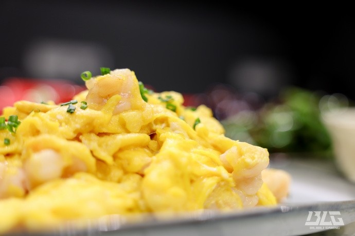 BLG深夜分享美食:今日份夜宵已就位,大厨努力学习新菜系中