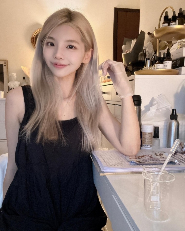 【有趣体育】美女球迷表白东契奇:我下辈子非你不嫁 就这么约定好了(图2) 【有趣体育】美女球迷表白东契奇:我下辈子非你不嫁 就这么约定好了(图2)