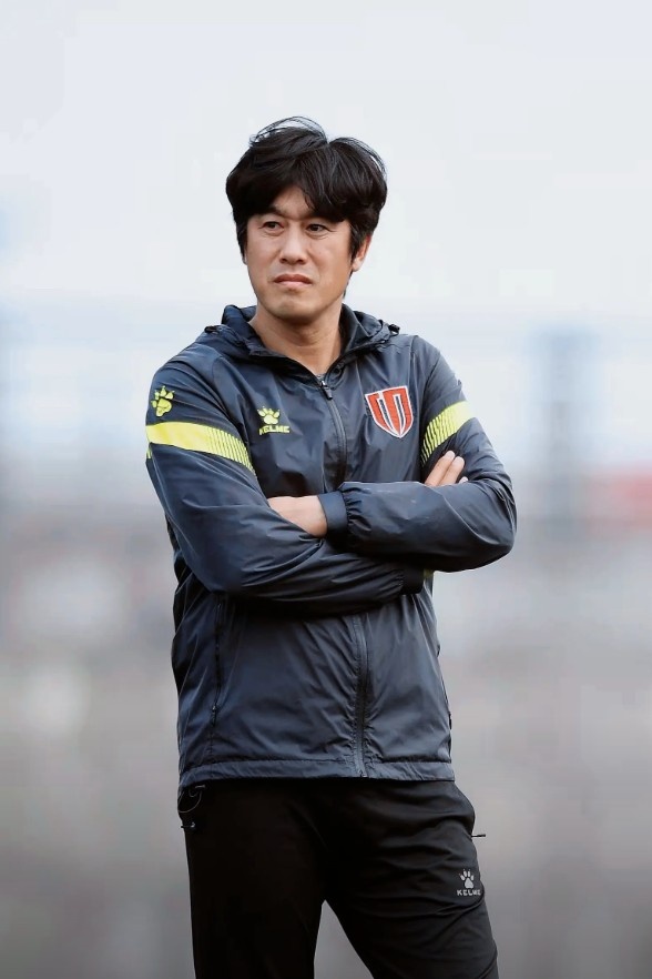 [有趣体育]已官宣离任！徐正源社媒告别蓉城：成都，讲不出再见(图4)