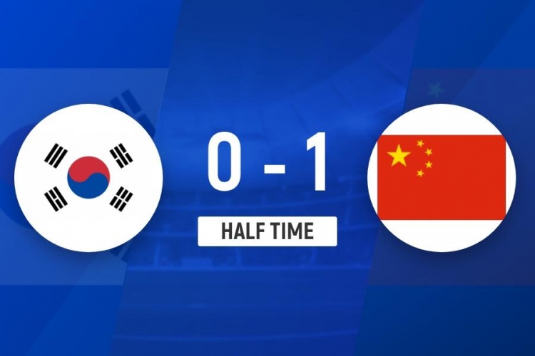 【体育前线】半场-中国U15暂1-0韩国U⬆️15 吴比乐造点潘朝伟操刀命中(图1)