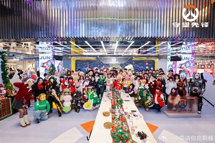 守望先锋主持人小霜晒照：杭州圣诞茶话会太有意思啦🥳