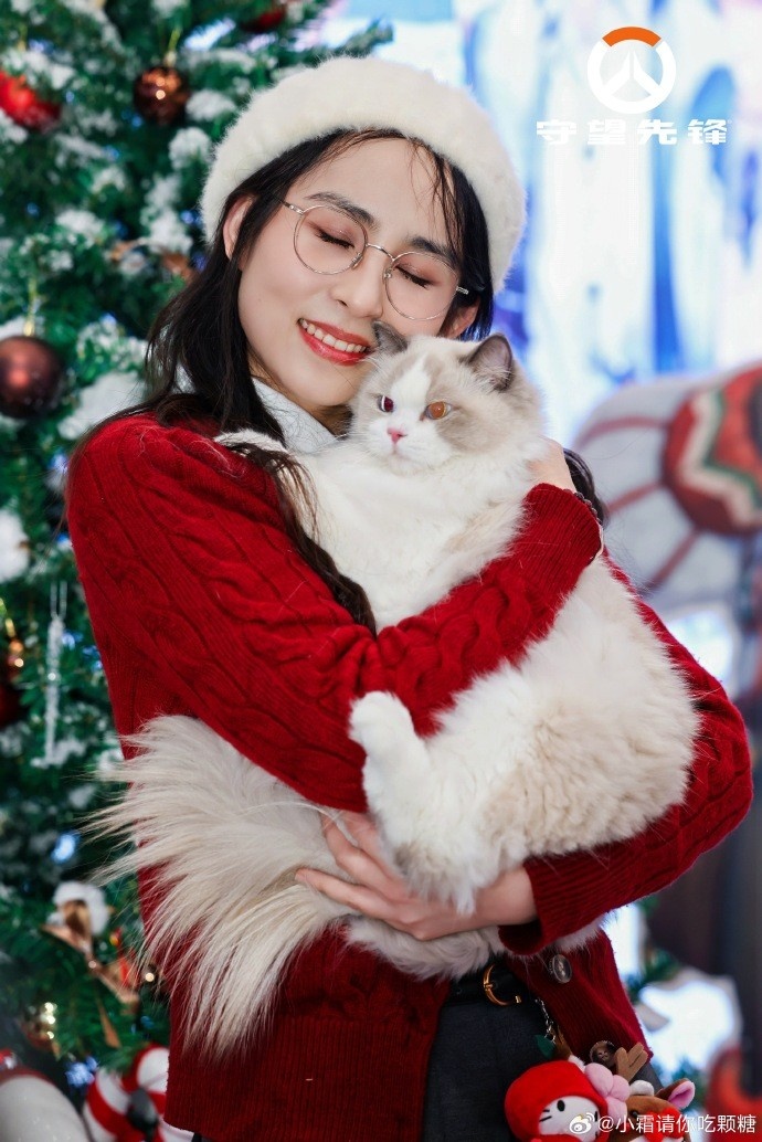 守望先锋主持人小霜晒照：杭州圣诞茶话会太有意思啦🥳
