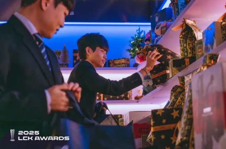 捧获荣誉的瞬间~LCK官方分享LCK颁奖典礼返图
