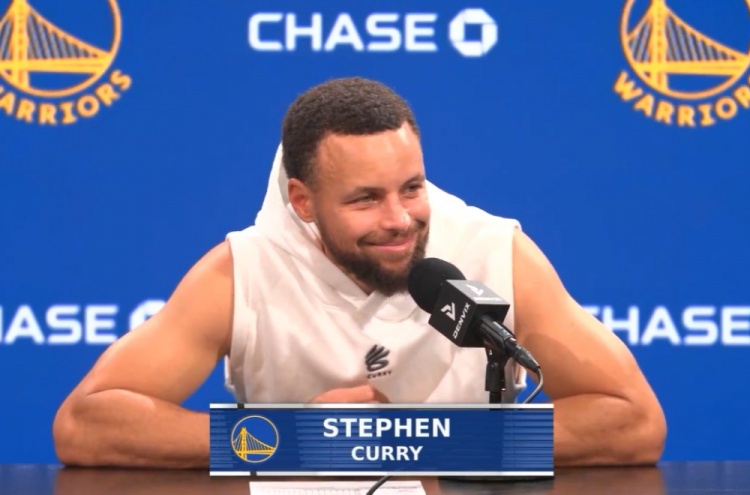 【焦点新闻】卖个关✌️子！小吧问库里圣诞大战穿啥鞋！库里打趣：有些不错的想法(图1)