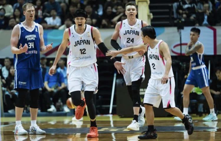 【中国队】日韩国家队选人，也不看联赛数据吗？(图11)