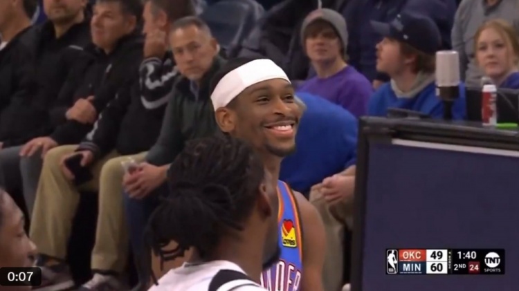 [体育报道]年度嘴炮盘点：追梦怼天怼地怼教练 老詹放话要打出戈贝尔屎(图11)