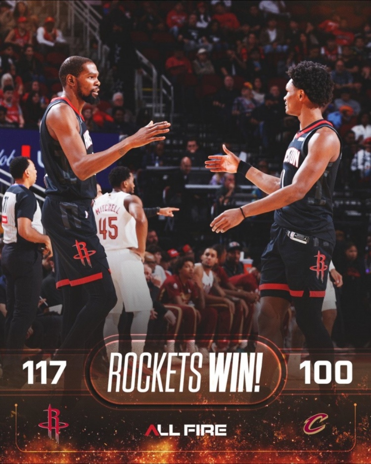 [篮球]力克骑士！火箭官方晒出赢球海报：杜兰特和阿门击掌瞬间登上封面(图1)