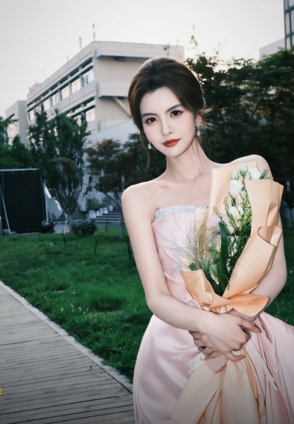 【体育报道】软萌甜妹来袭!美女主持炼炼:大家对杨瀚森多些耐心 别光看数据(图4) undefined