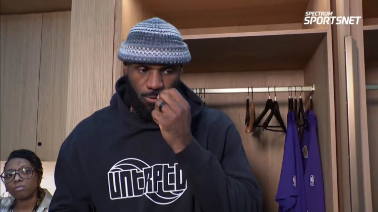 [NBA]詹姆斯：因里夫斯缺阵 我和东契奇要承担大量持球并做出场上决策(图1)