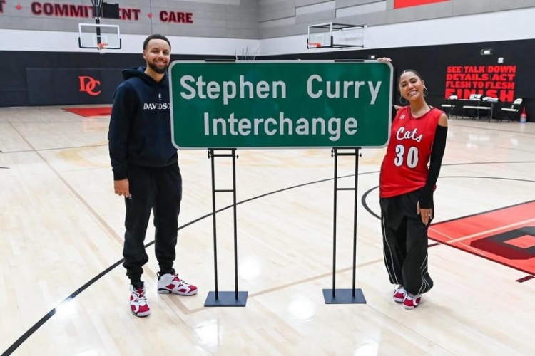 【有道理嘛?】库里晒“库里30号立交”路牌:永远勇敢追梦 全程心怀感恩!(图2) undefined