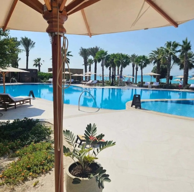 Faker社媒分享2025历程照片:Goodbye,2025!