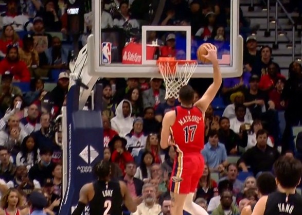 大个儿劈扣也有美感！马特科维奇快下单臂暴扣 鹈鹕8-0打停开拓者