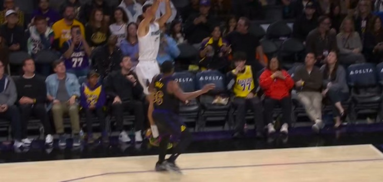 1回合5分！阿尔达马三分命中同时斯玛特一级恶意 灰熊3+1还有球权